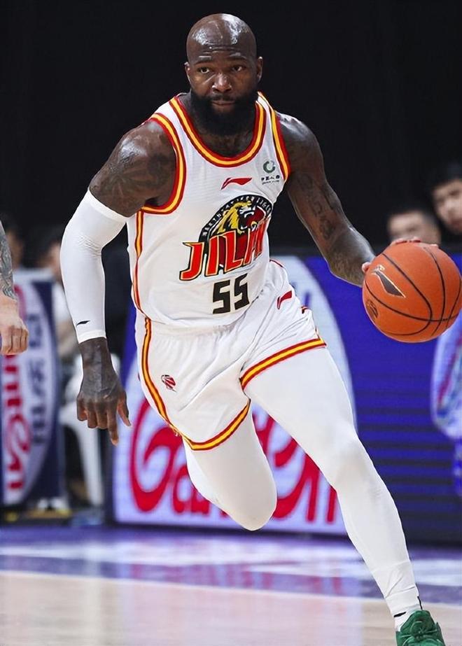 开云体育在线-快船险胜步行者，赵继伟刷新纪录